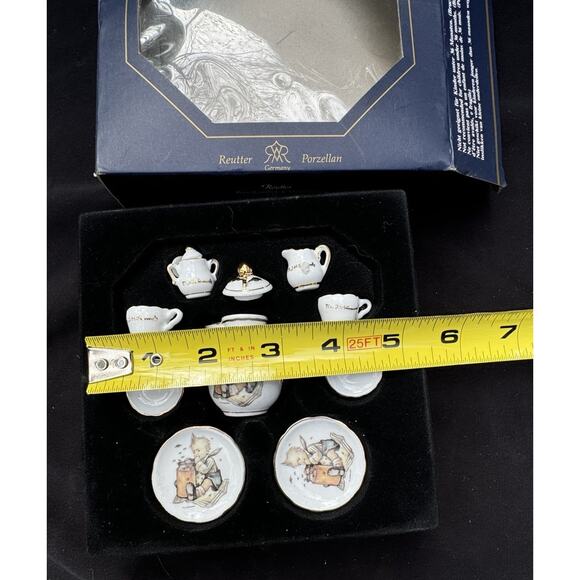 MJ Hummel Reutter Porzellan Porcelain Dollhouse Miniature Tea Set Honey Pot Boy - Picture 4 of 10